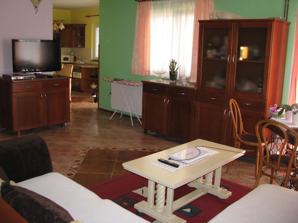 Apartment Megi Tribunj  Luaran gambar