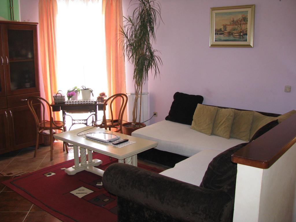 Apartment Megi Tribunj  Bilik gambar
