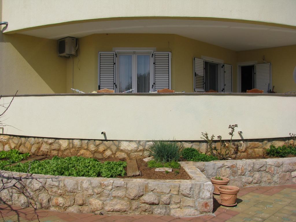 Apartment Megi Tribunj  Luaran gambar