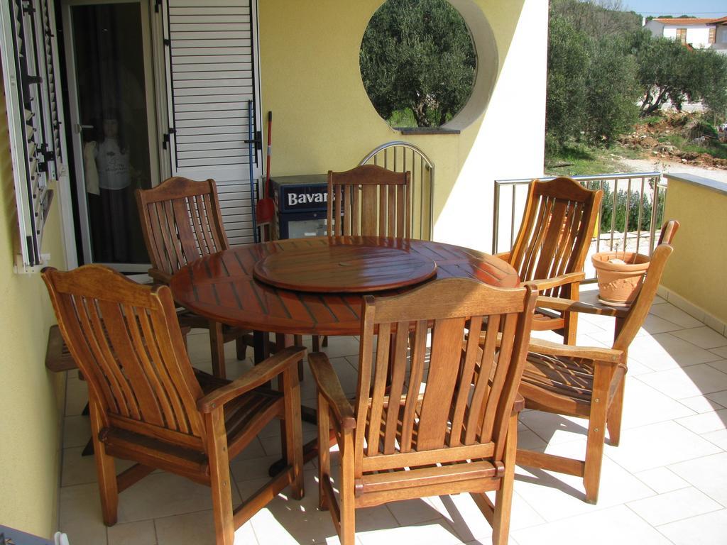 Apartment Megi Tribunj  Bilik gambar