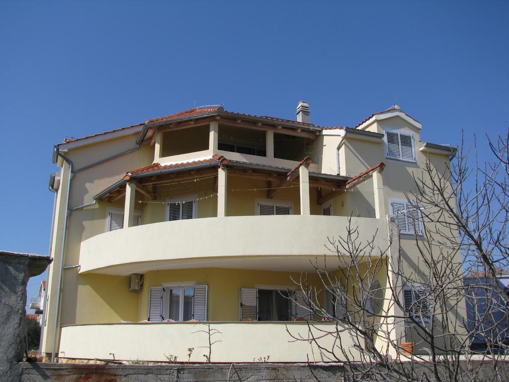 Apartment Megi Tribunj  Luaran gambar