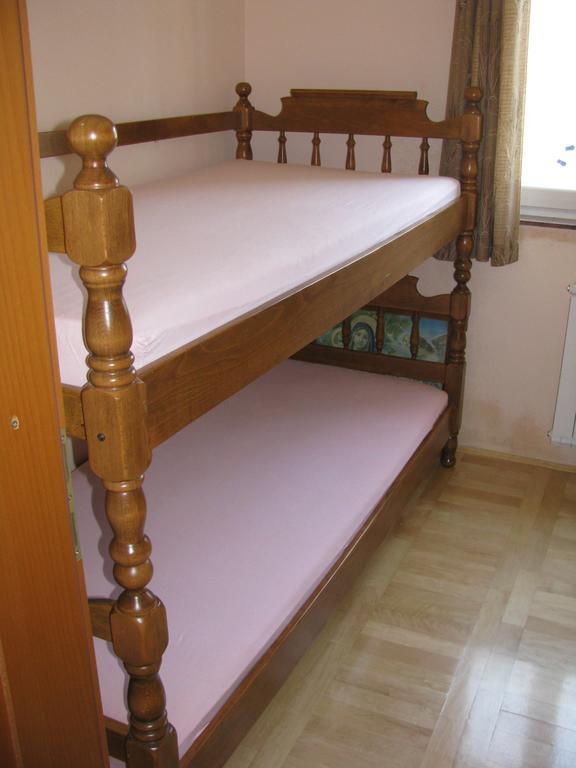 Apartment Megi Tribunj  Luaran gambar